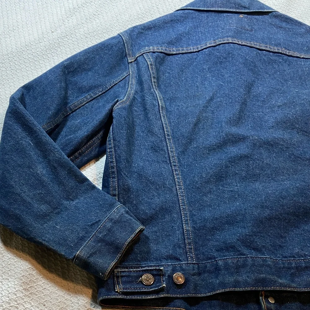 Men’s Dark Blue Denim Jacket by Levi Brand. - Picture 13 of 16